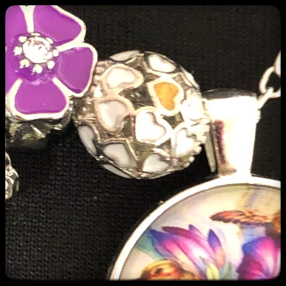 🆕✅ CABOCHON CHAIN NECKLACE WITH THREE CHARMS - Picture 3 of 4